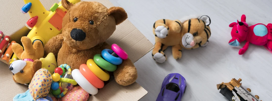 Visual published with the cited source for this record: A 2008 law turned a voluntary toy standard into a federal rule