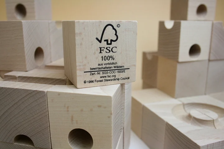 Visual for this record: An FSC label verifies wood sourcing, not finished toy safety
